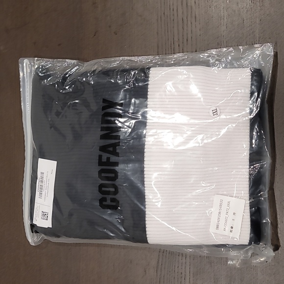 New Mens Turtleneck Thermal Lightweight Patterned Sweater Black and White - Picture 2 of 2